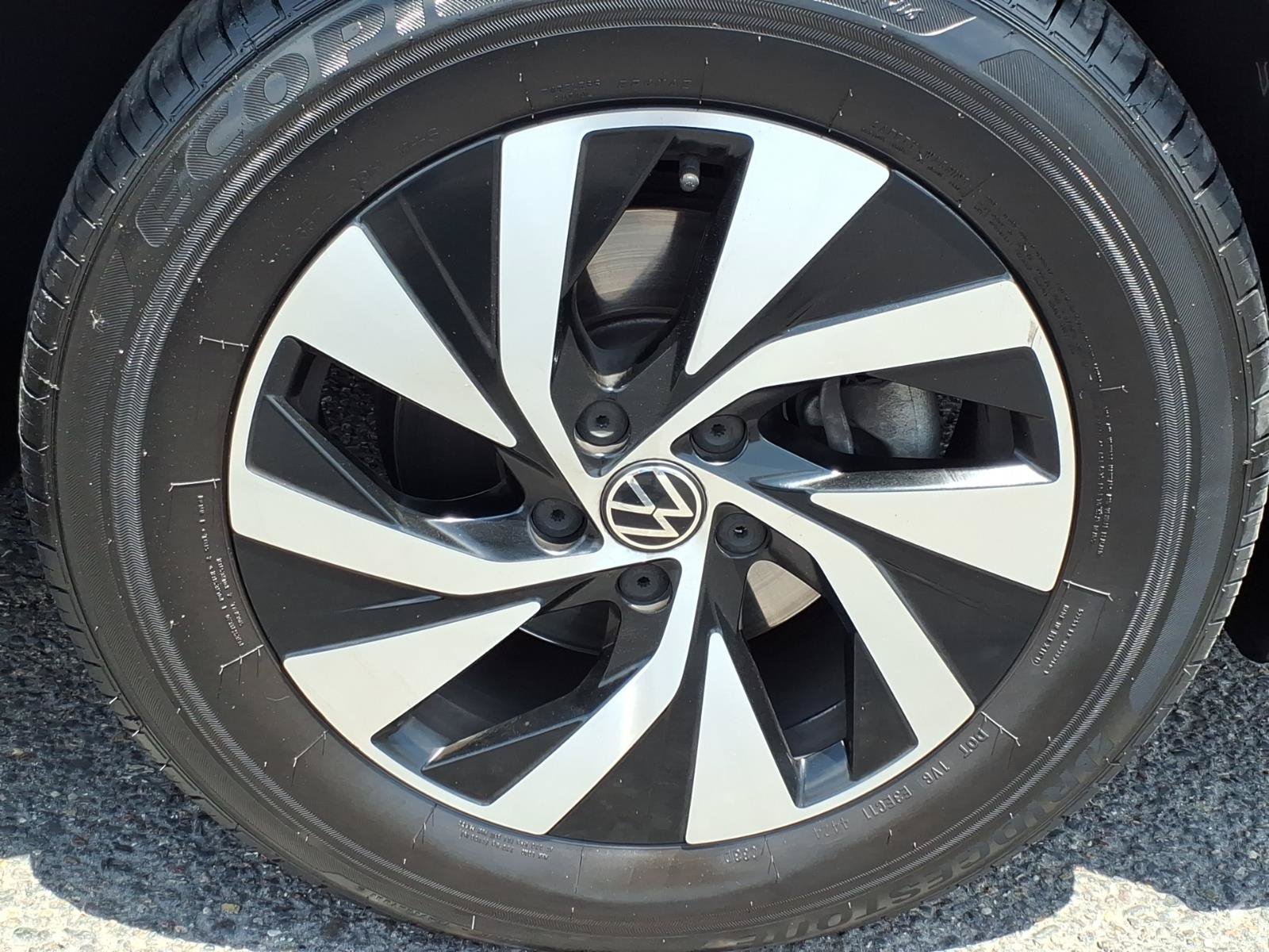 Certified 2025 Volkswagen Tiguan S FWD image 9