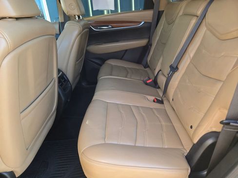 Used 2017 Cadillac XT5 Platinum image 52