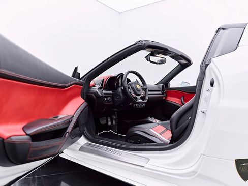 Used 2014 Ferrari 458 Spider RWD image 45