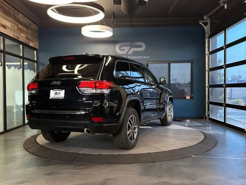 Used 2021 Jeep Grand Cherokee Limited AWD/4WD image 3