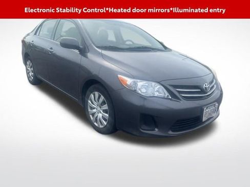 Used 2013 Toyota Corolla LE image 3