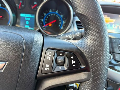 Used 2016 Chevrolet Cruze LT w/ Technology Package image 14