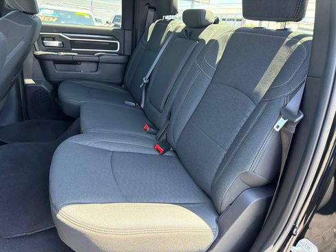 Used 2025 RAM 2500 Big Horn AWD/4WD image 36