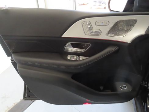Used 2025 Mercedes-Benz GLE 350 4MATIC image 11