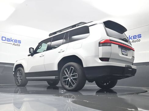 Used 2024 Lexus GX 550 w/ Accessory Package (2T) AWD/4WD image 45