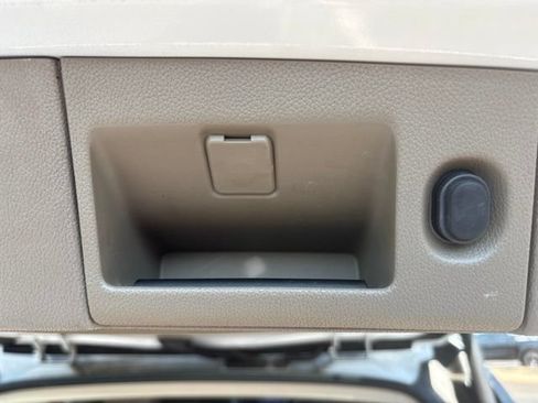Used 2019 GMC Yukon XL SLT w/ Open Road Package RWD image 19