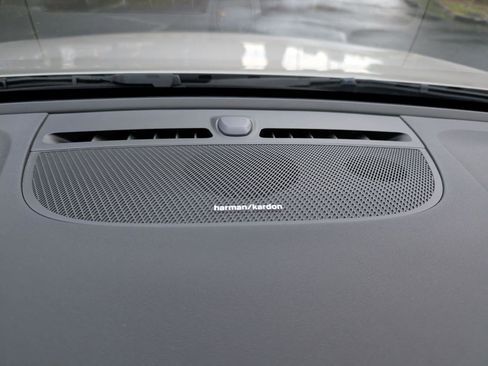 Used 2023 Volvo XC40 Recharge Ultimate w/ Protection Package Premier image 23