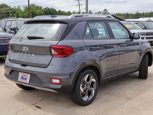New 2026 Hyundai Venue SEL FWD image 29