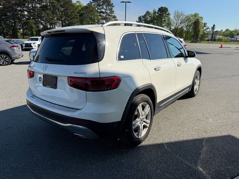 Used 2022 Mercedes-Benz GLB 250 4MATIC image 8