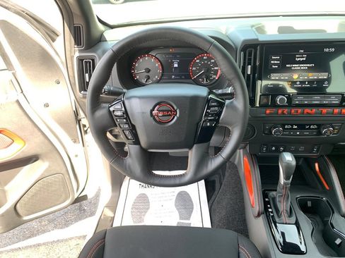 Used 2025 Nissan Frontier Pro-X w/ Pro Convenience Package RWD image 22