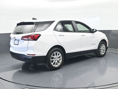Used 2023 Chevrolet Equinox LS image 6