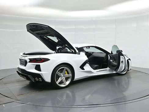 Used 2023 Chevrolet Corvette Stingray Preferred Cpe w/ Z51 Performance Package RWD image 6