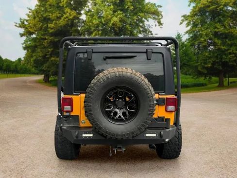 Used 2012 Jeep Wrangler Unlimited Sport AWD/4WD image 7