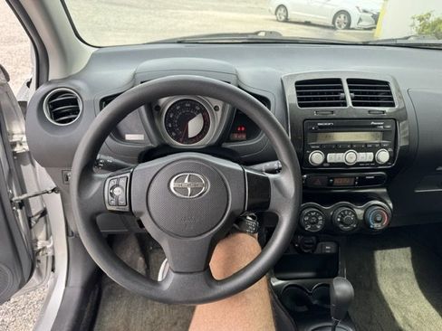 Used 2009 Scion xD FWD image 9