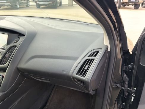 Used 2015 Ford Focus SE FWD image 72