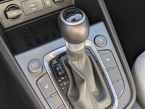 Certified 2022 Hyundai Kona SEL w/ Convenience Package image 25