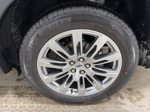 New 2026 Ford Explorer Active w/ Active Comfort Package image 8