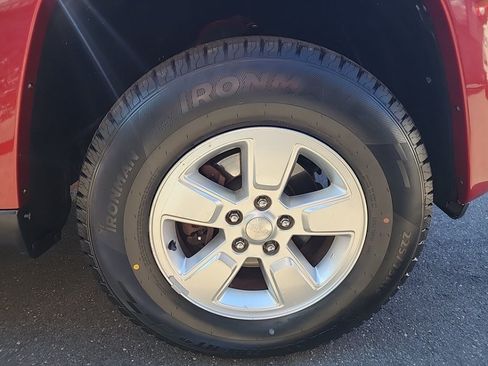 Used 2012 Jeep Liberty Sport AWD/4WD image 16