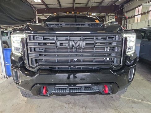 Used 2020 GMC Sierra 2500 AT4 w/ AT4 Premium Package AWD/4WD image 2