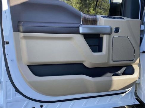 Used 2018 Ford F150 Lariat image 18