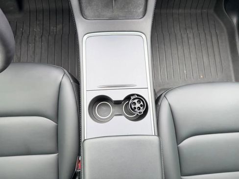 Used 2024 Tesla Model Y Long Range image 21