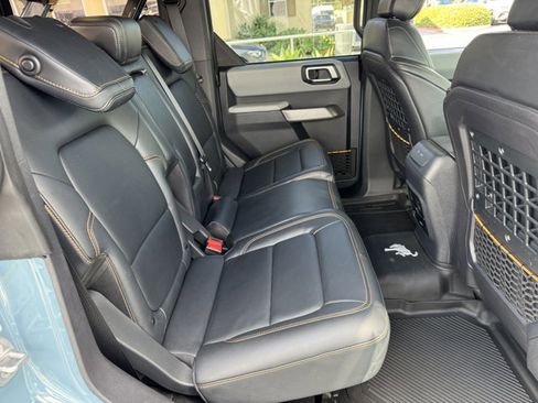 Used 2022 Ford Bronco Badlands image 8