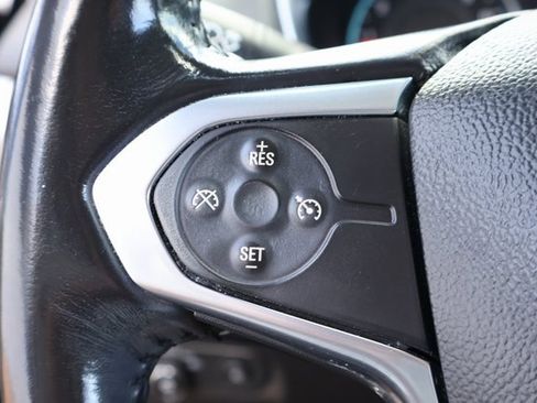 Used 2020 Chevrolet Traverse LT image 23