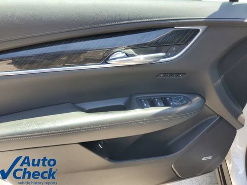 Used 2021 Cadillac XT6 Premium Luxury FWD image 22