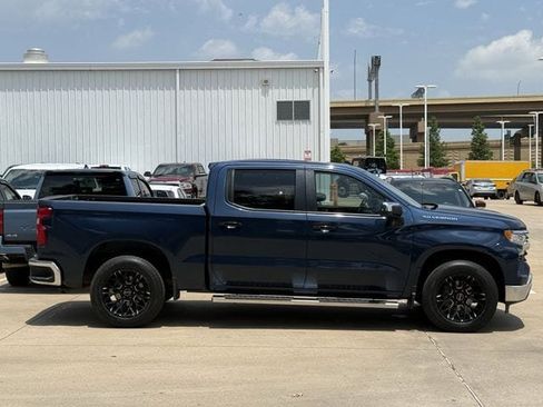 Used 2022 Chevrolet Silverado 1500 LT RWD image 3