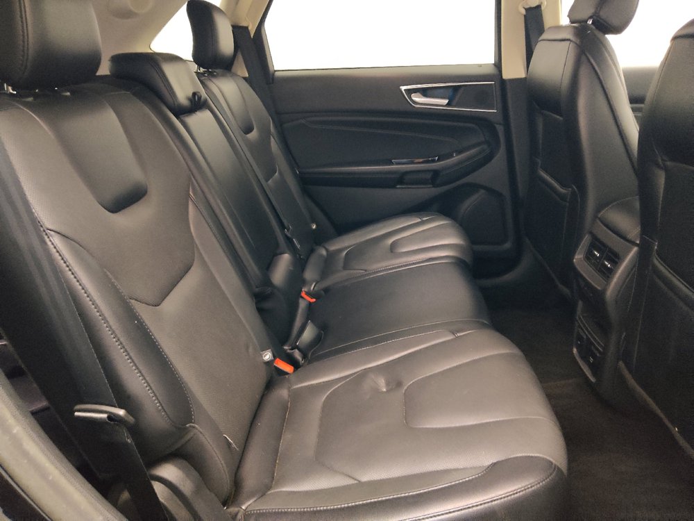 Used 2018 Ford Edge Titanium w/ Equipment Group 301A FWD image 19