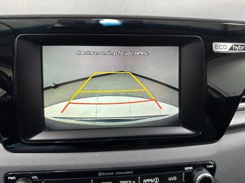 Used 2018 Kia Niro FE FWD image 2