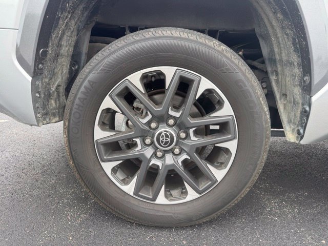 Used 2024 Toyota Tundra Limited AWD/4WD image 10