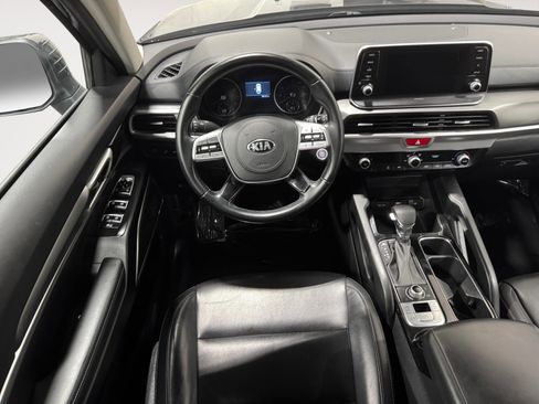 Used 2020 Kia Telluride LX AWD/4WD image 10