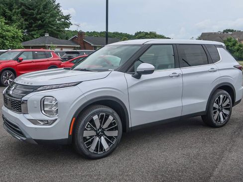 New 2025 Mitsubishi Outlander AWD image 4