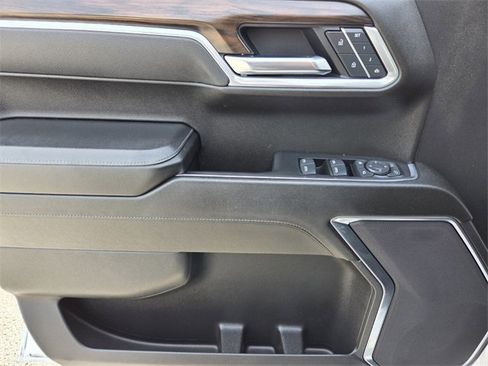 Used 2025 GMC Sierra 1500 SLT image 23