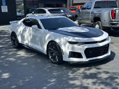 Used 2018 Chevrolet Camaro ZL1 RWD image 7