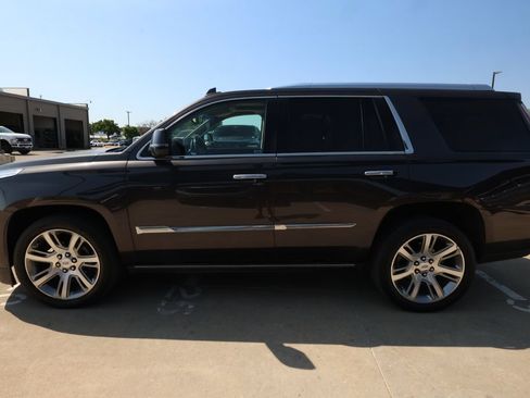 Used 2016 Cadillac Escalade Premium AWD/4WD image 8