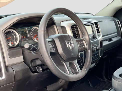Used 2019 RAM 1500 Classic SLT AWD/4WD image 9