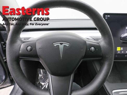 Used 2023 Tesla Model 3 Standard Range image 10