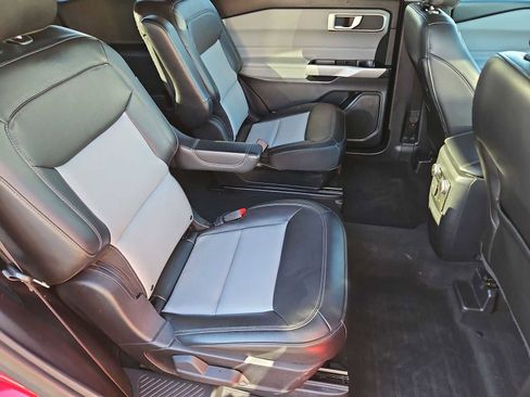 Used 2022 Ford Explorer XLT w/ Equipment Group 202A image 22