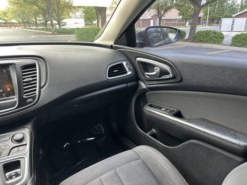 Used 2016 Chrysler 200 Limited w/ Anniversary Edition image 19