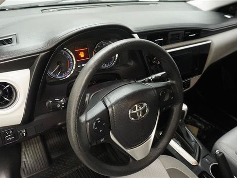 Used 2019 Toyota Corolla LE FWD image 11