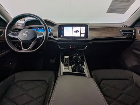 Used 2024 Volkswagen Atlas SE image 5