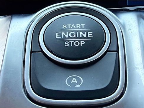 Used 2024 Mercedes-Benz GLB 250 image 33