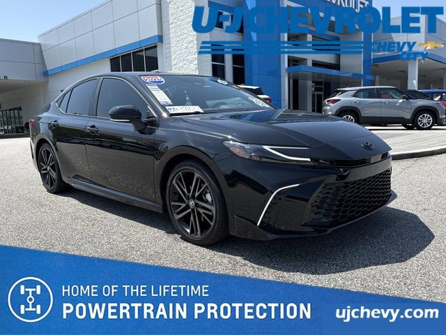 Used 2025 Toyota Camry XSE FWD image 1