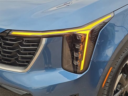 Used 2025 Kia Sorento EX image 30