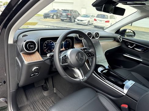 Certified 2025 Mercedes-Benz GLC 350e 4MATIC image 10