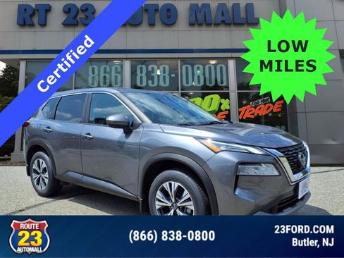 Used 2023 Nissan Rogue SV image 1