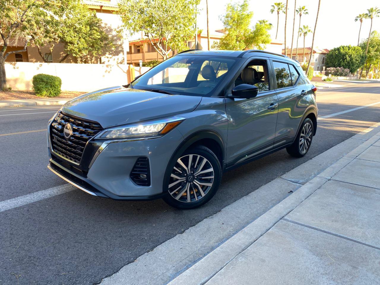 Used 2024 Nissan Kicks SR w/ SR Premium Package FWD image 3
