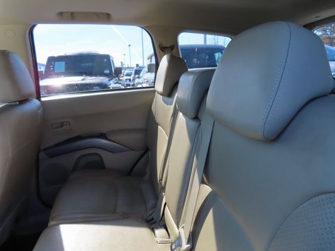 Used 2007 Mitsubishi Outlander XLS image 28